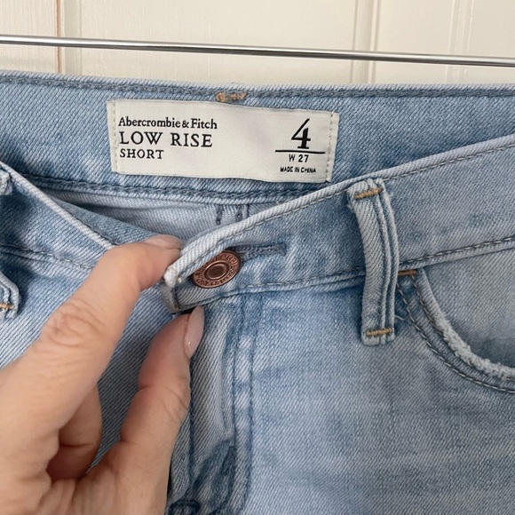 Abercrombie and Fitch Low Rise Distressed Shorts Size 4 27 - Picture 6 of 10